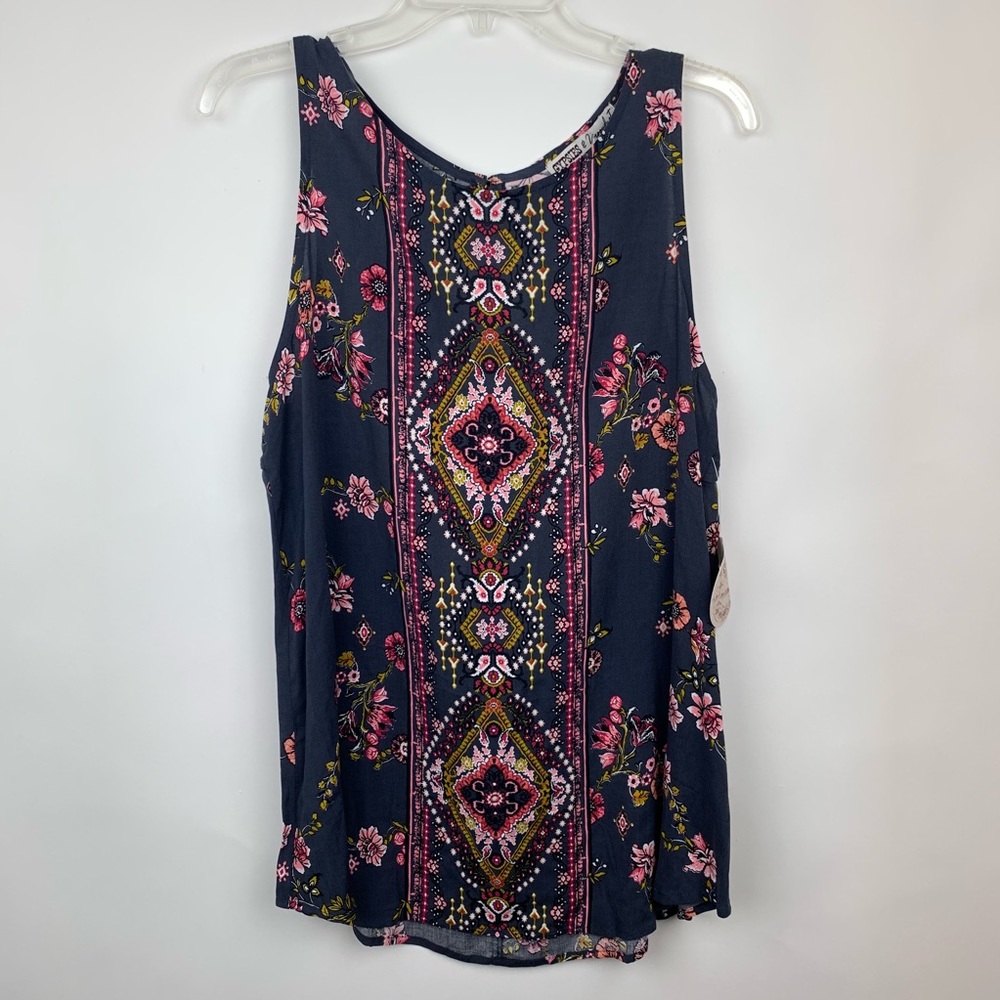 Gypsies & Moondust Large Tank Top Cutout Detail